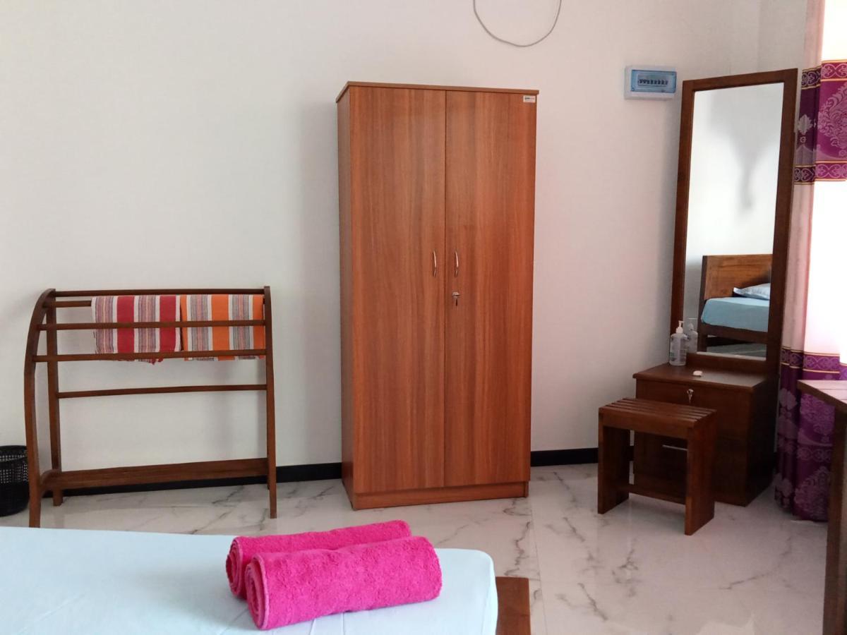Pearl Holiday Inn Mirissa Eksteriør billede